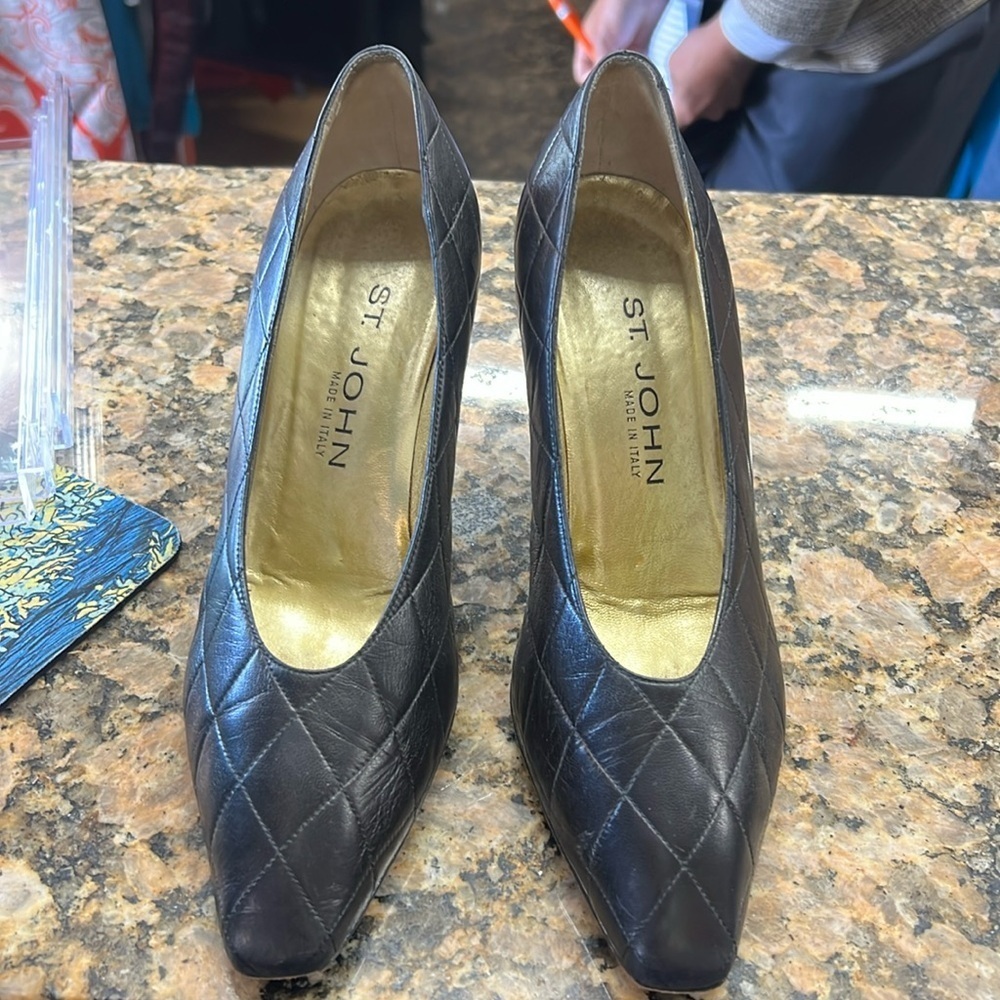 Vintage St. John Black Quilted Leather Heels | Size 8 | Made in Italy